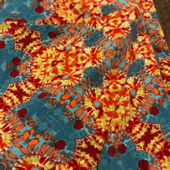 lularoe one size leggings - Picture 2 of 4